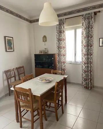 Don Filippo Oda ve Kahvaltı *